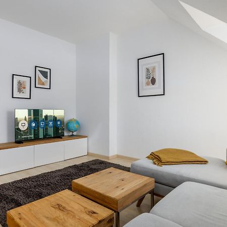 Home By Doni I Serviced Apartments I Ruhig I Zentral Nahe Rmcc, Staatsheater & Landtag Wiesbaden Esterno foto