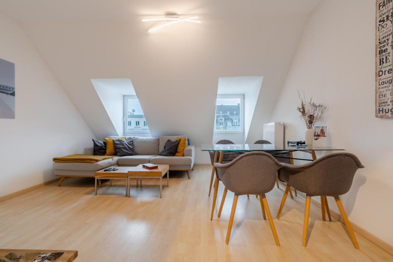 Home By Doni I Serviced Apartments I Ruhig I Zentral Nahe Rmcc, Staatsheater & Landtag Wiesbaden Esterno foto